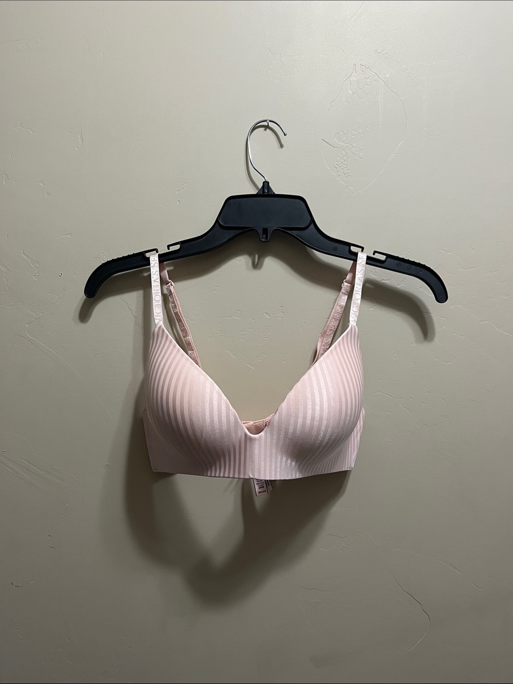 Victoria's Secret Blush Pink Seamless Scoop-Front Bra